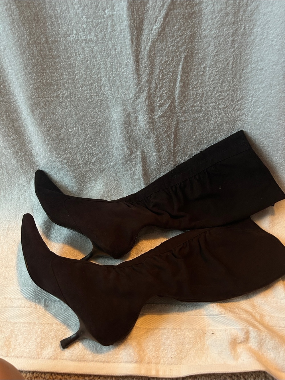 Women's Black Knee-High Pointed-Toe Stiletto-Heel Boots